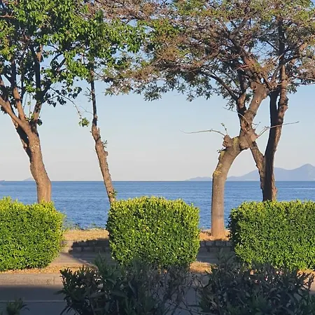 Adell Miramare Golden Loft *