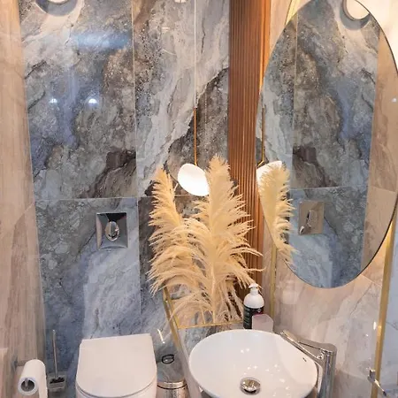 Adell Miramare Golden Loft Апартаменты